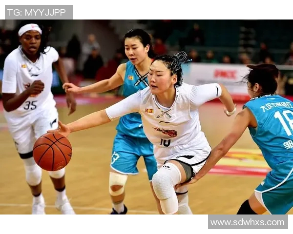 运动最新数据杨芳专访：从青涩少女到篮球女神的辉煌历程回顾